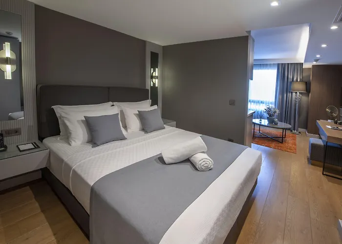 Valente Suites&hotel 2*